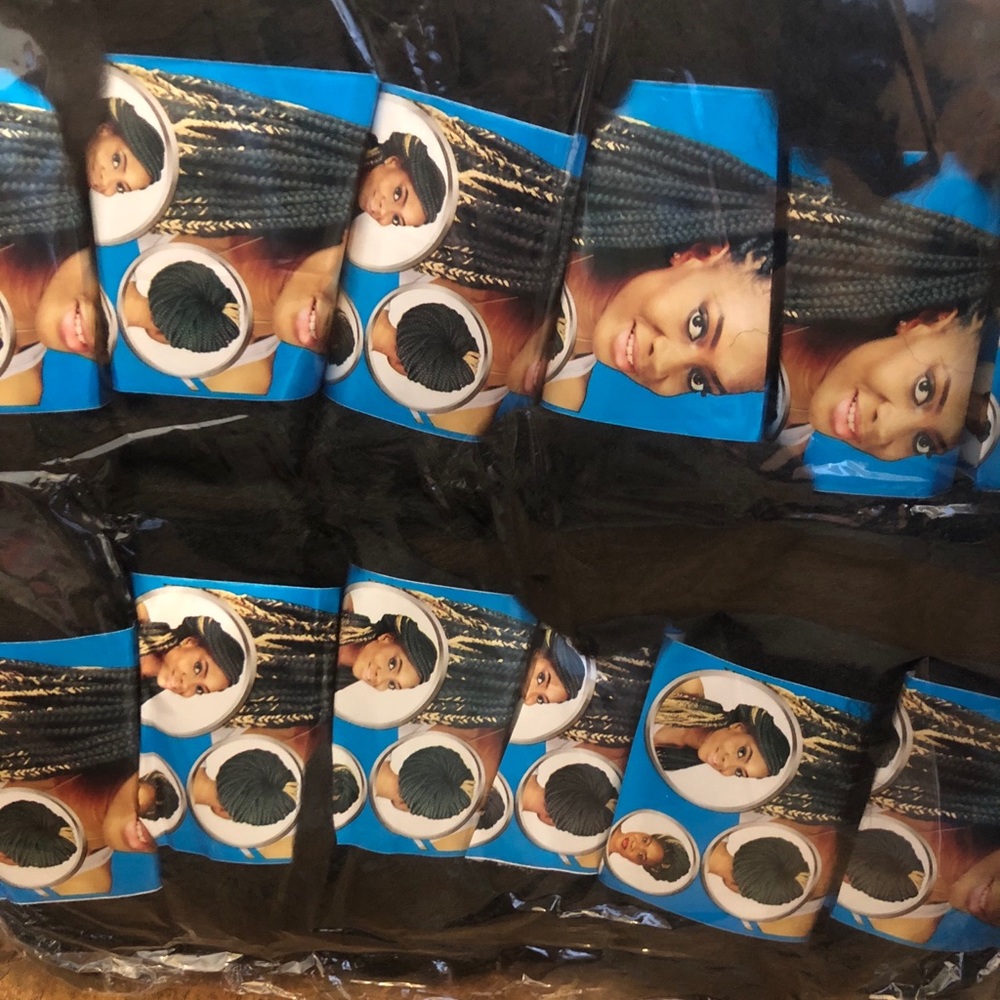 Brazilian braiding wool/ black 12 pieces (1 pack)